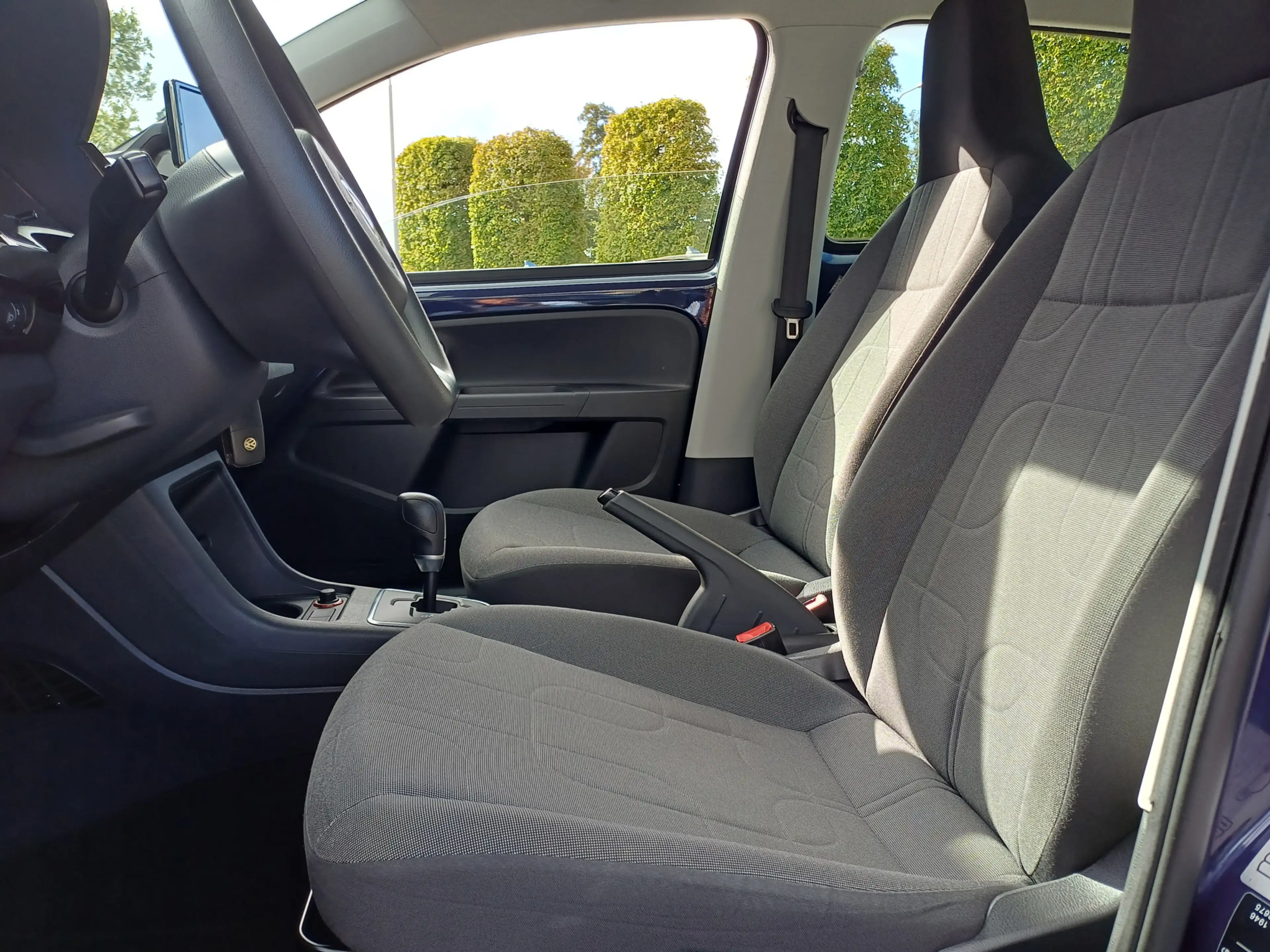 Volkswagen up! 1.0 move up! BlueMotion Automaat | AIRCO | PARKEER — photo 9