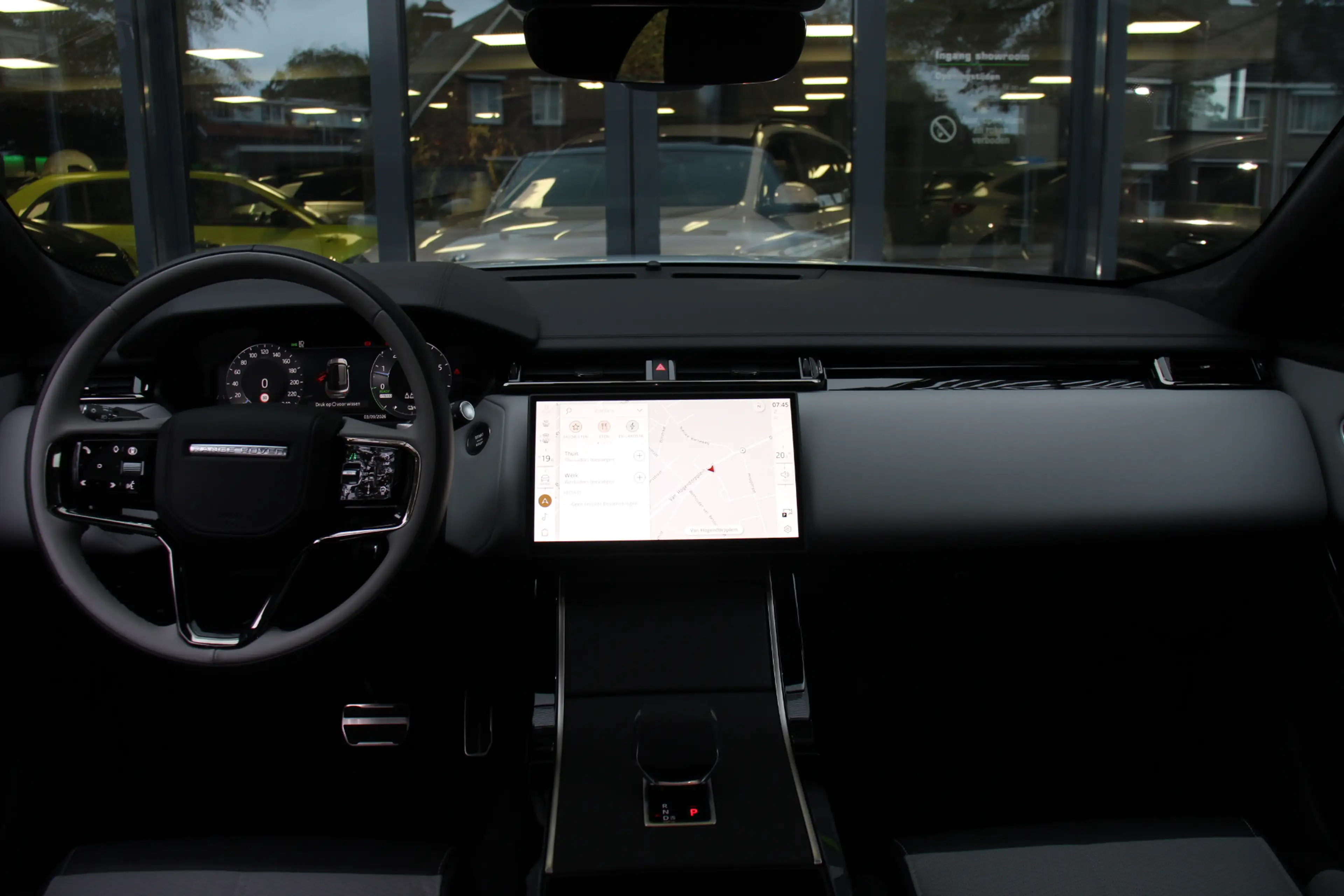 Land Rover Range Rover Velar 2.0 P400e AWD Autobiography PHEV BlackPack — photo 2