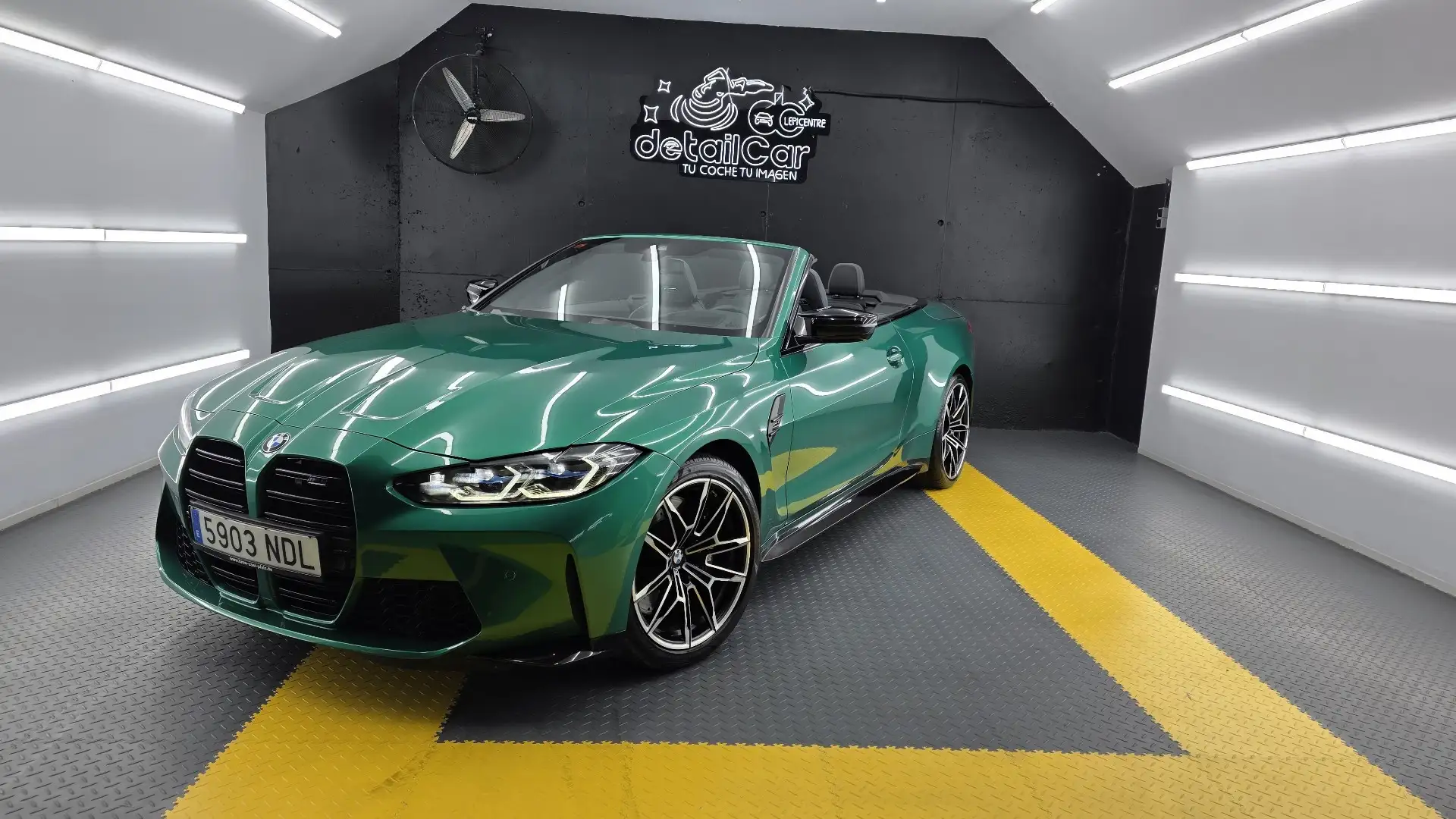 BMW M4 Cabrio Competition M xDrive - 1