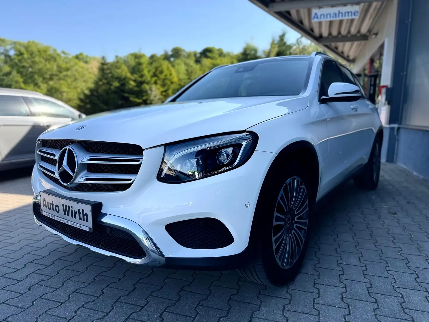 Mercedes-Benz GLC 220 d 4Matic 9G-Tronic AMG*Navi*Kamera*AHK*19Zoll*LED Blanc - 1
