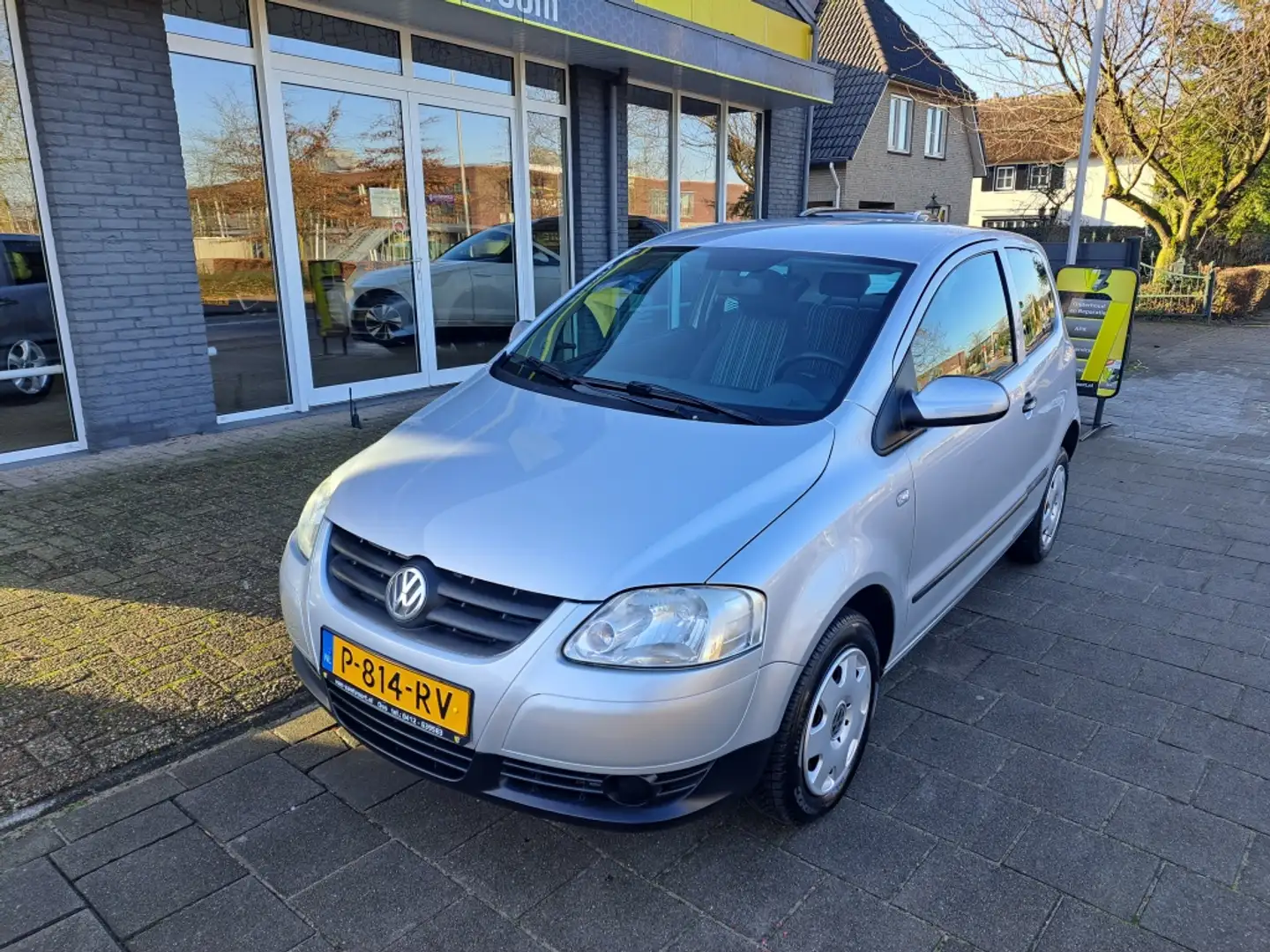 Volkswagen Fox 1.2 Trendline Gris - 1
