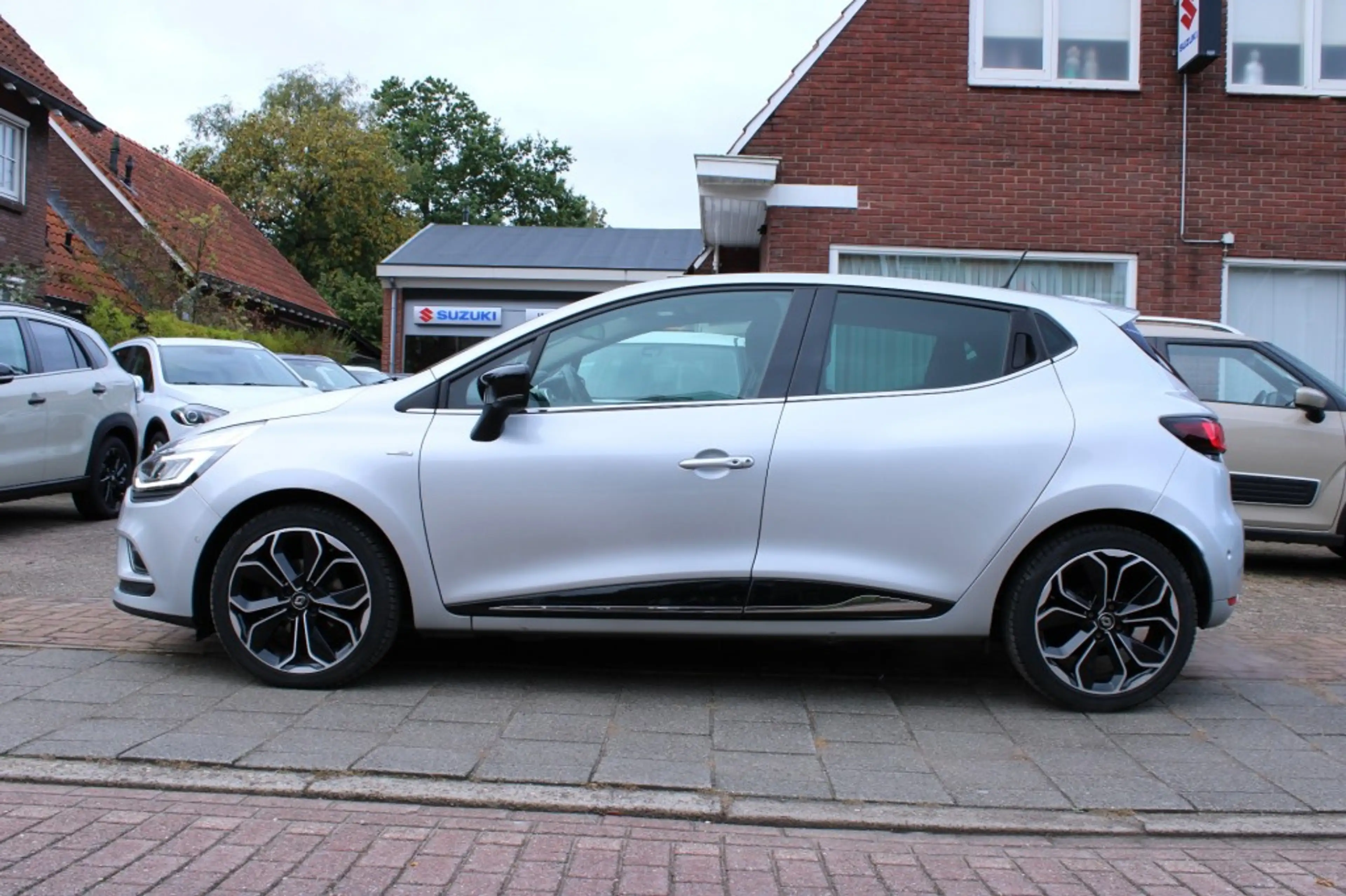 Renault Clio 1.2 TCE BOSE / Rijklaarprijs — photo 2