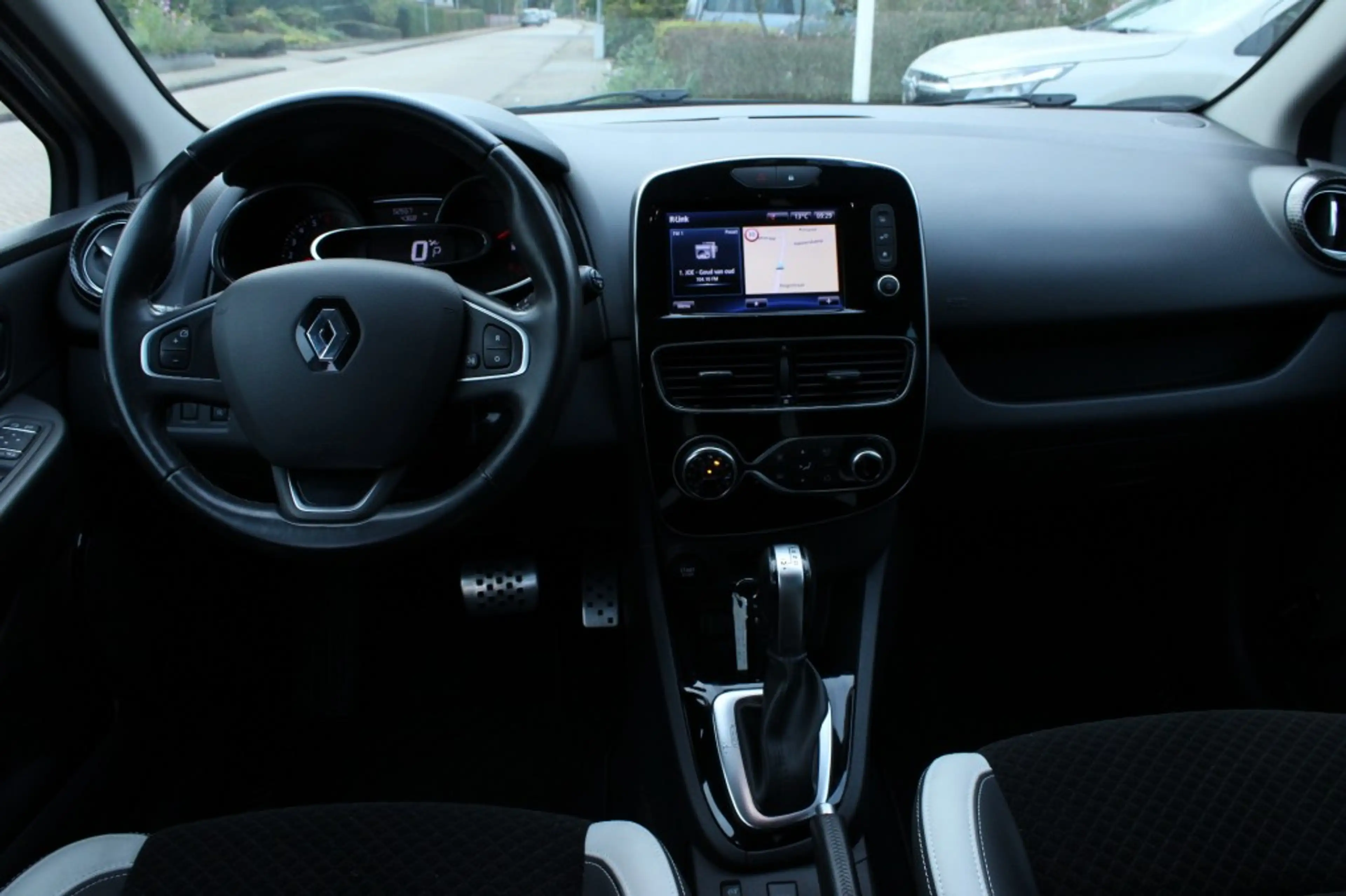 Renault Clio 1.2 TCE BOSE / Rijklaarprijs — photo 13