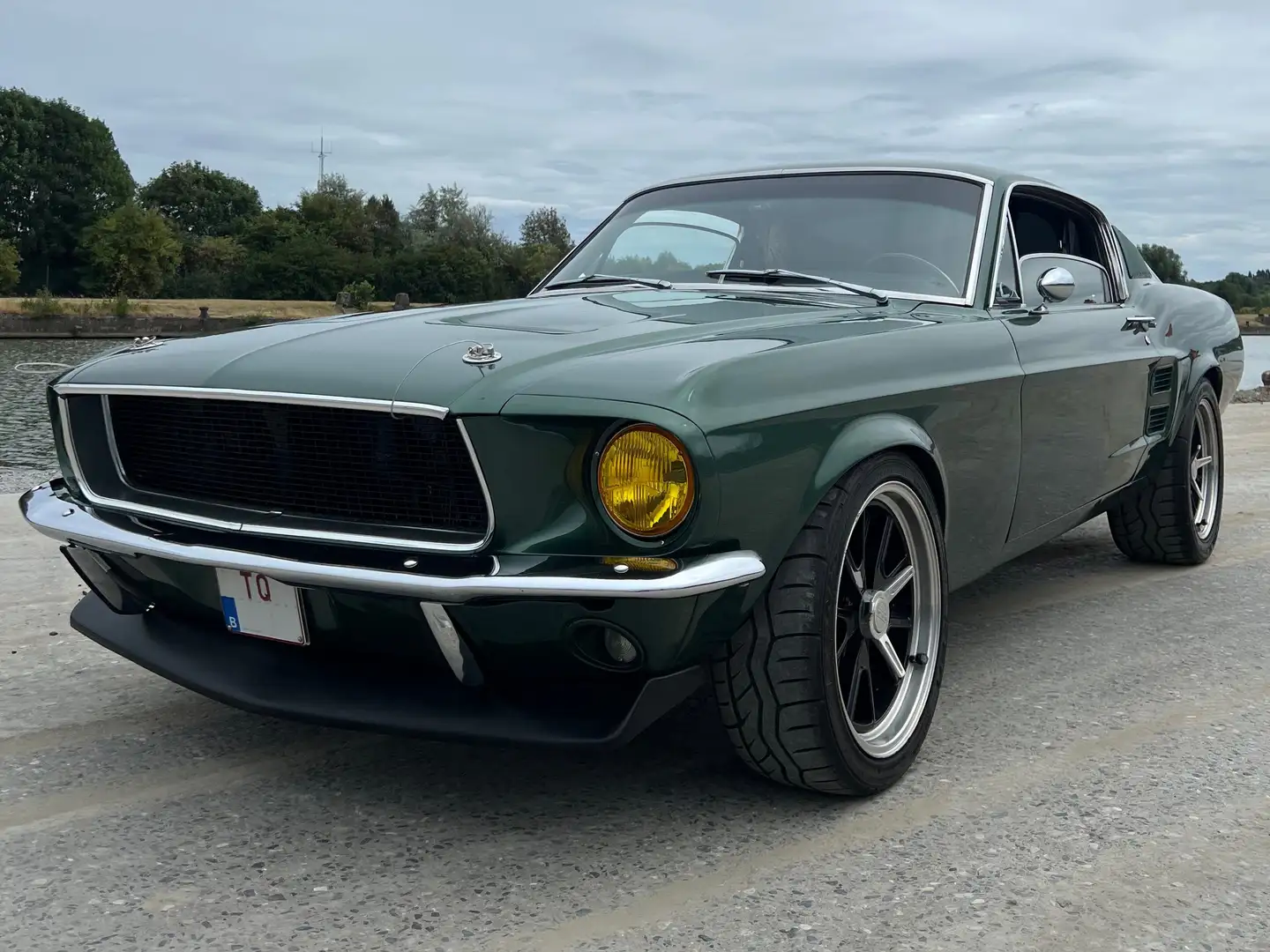 Ford Mustang fastback restomod Groen - 1