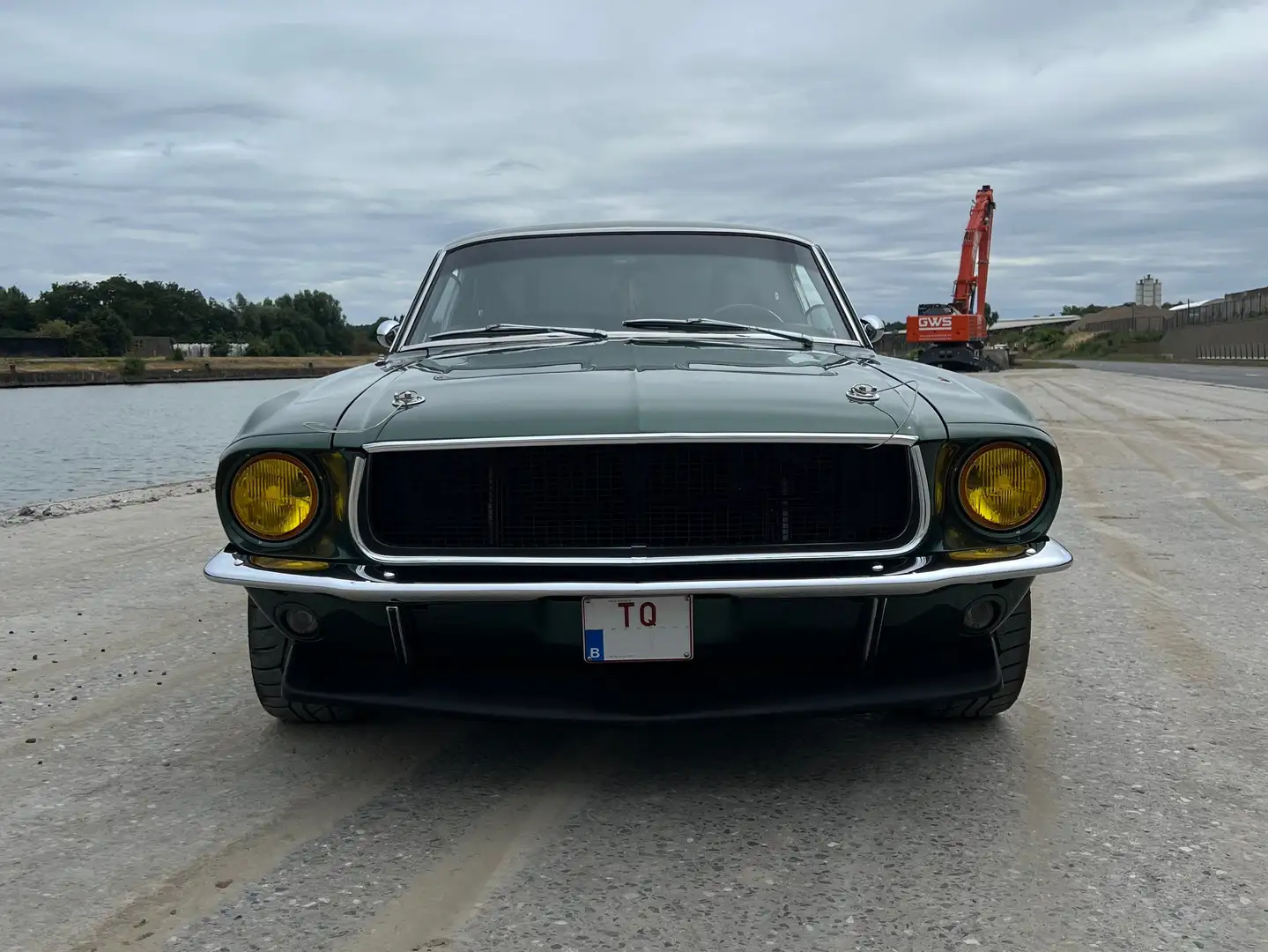 Ford Mustang fastback restomod Groen - 2