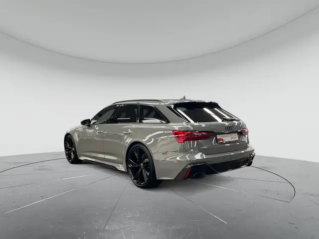 Audi RS6 view 4