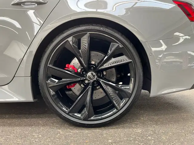 Audi RS6 view 7
