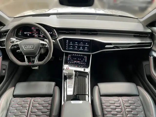 Audi RS6 view 8