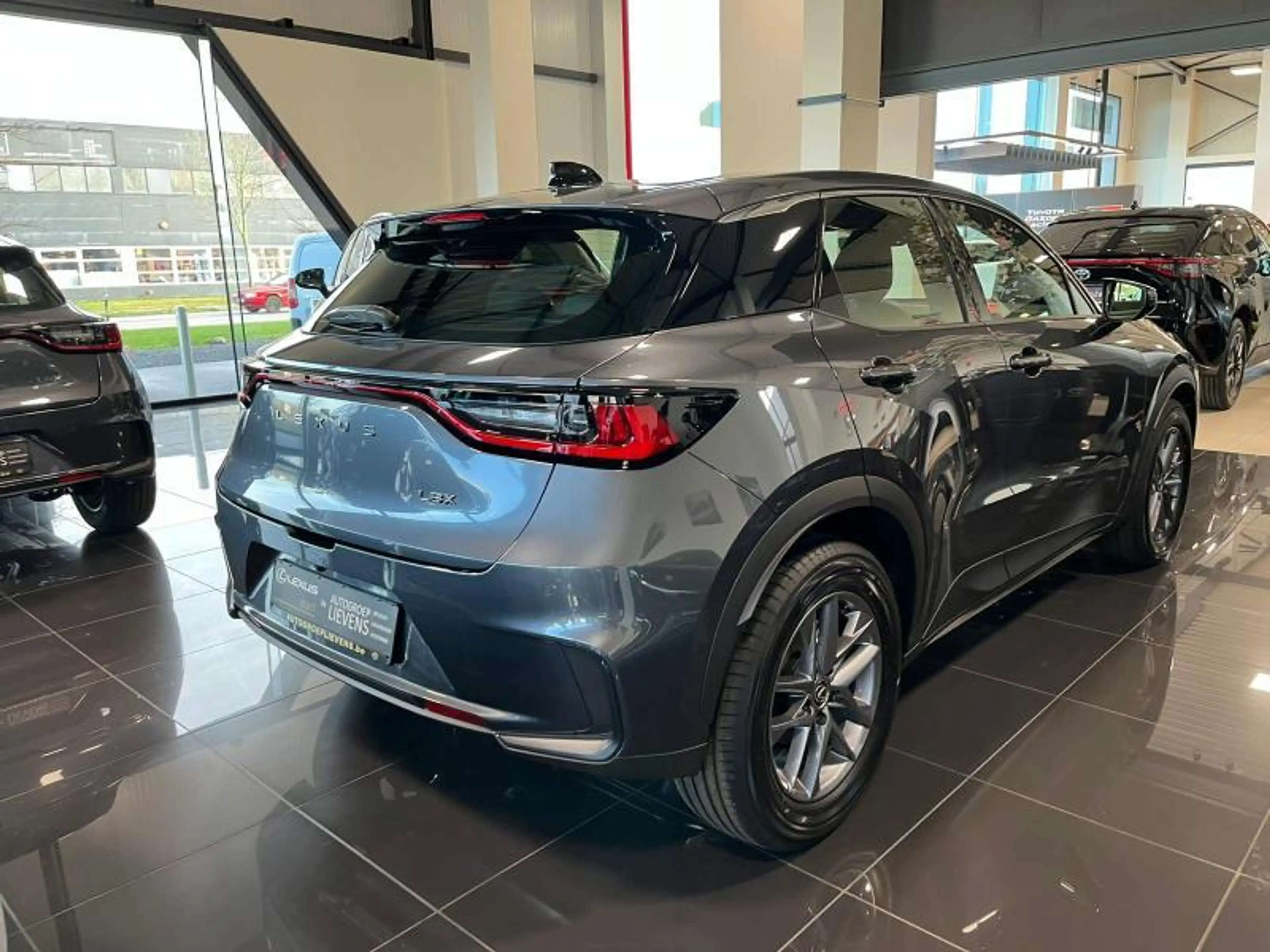 Lexus LBX 1.5 HYB BASE + COMFORT PACK — photo 4