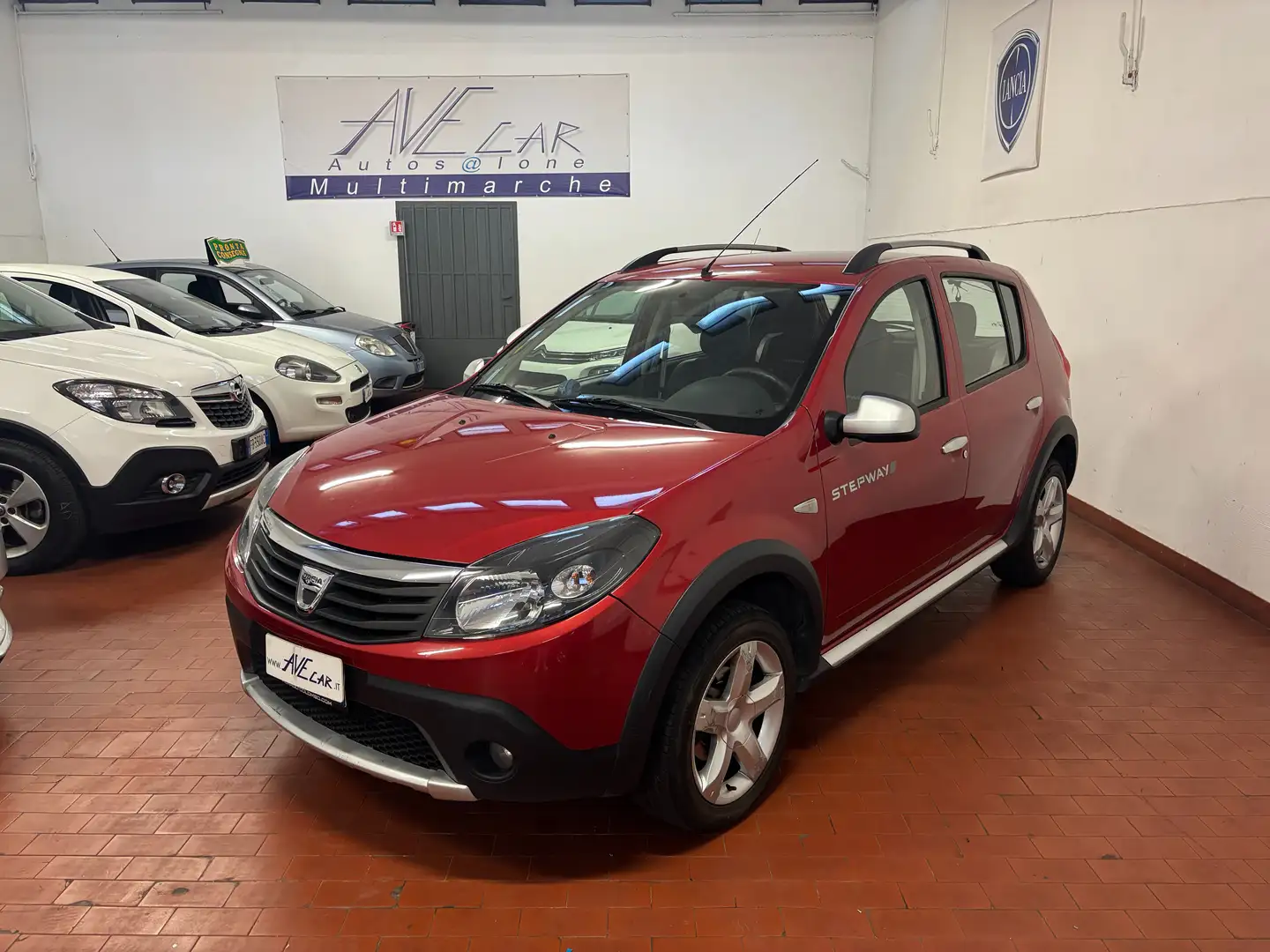 Dacia Sandero 1.6 8v Stepway Gpl REVISIONATO OK PER NEOPATENTATI Rosso - 1
