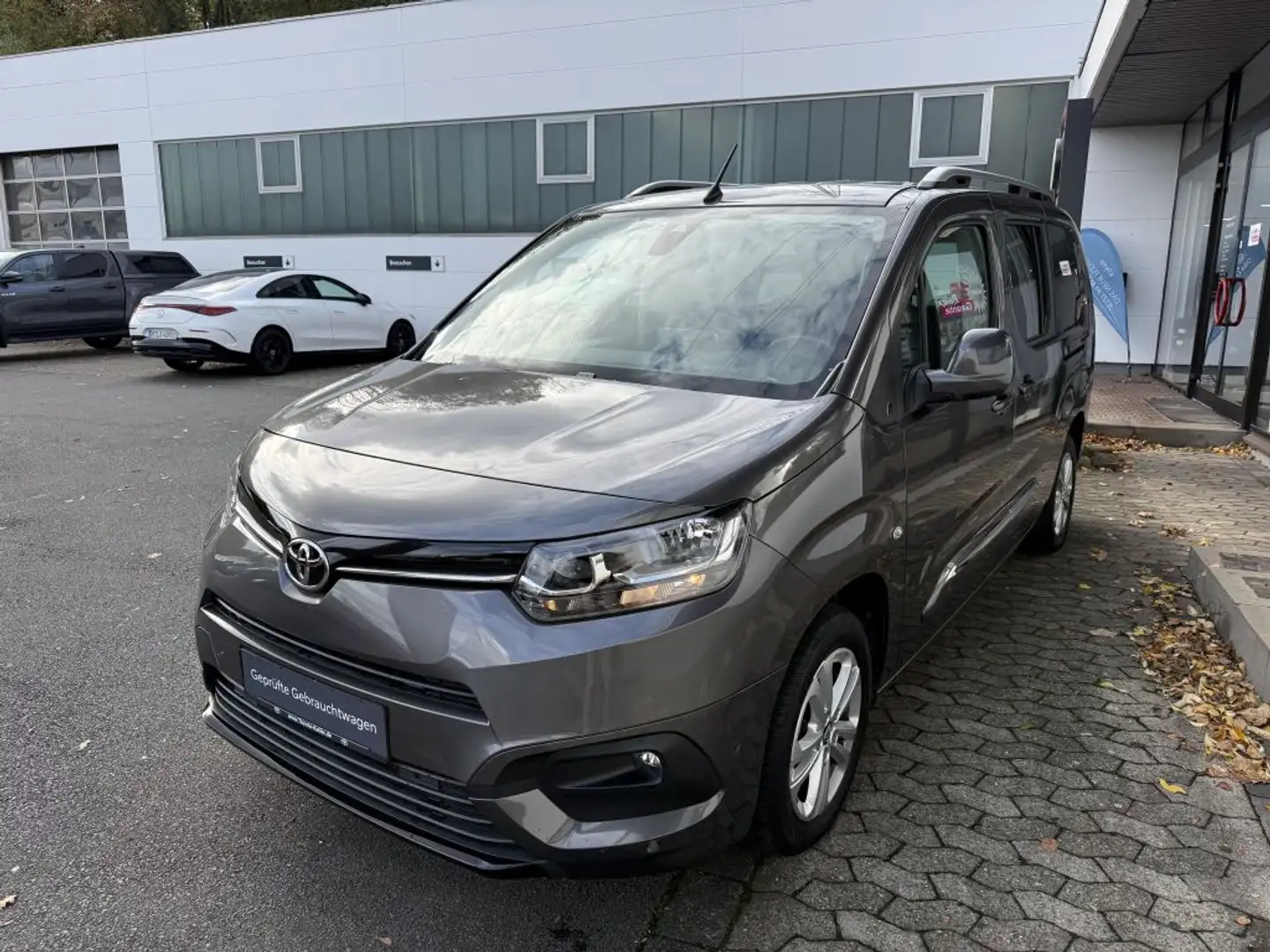 Toyota Proace City Verso 1.2 Turbo L2 Team D Behindertenumbau Grau - 2