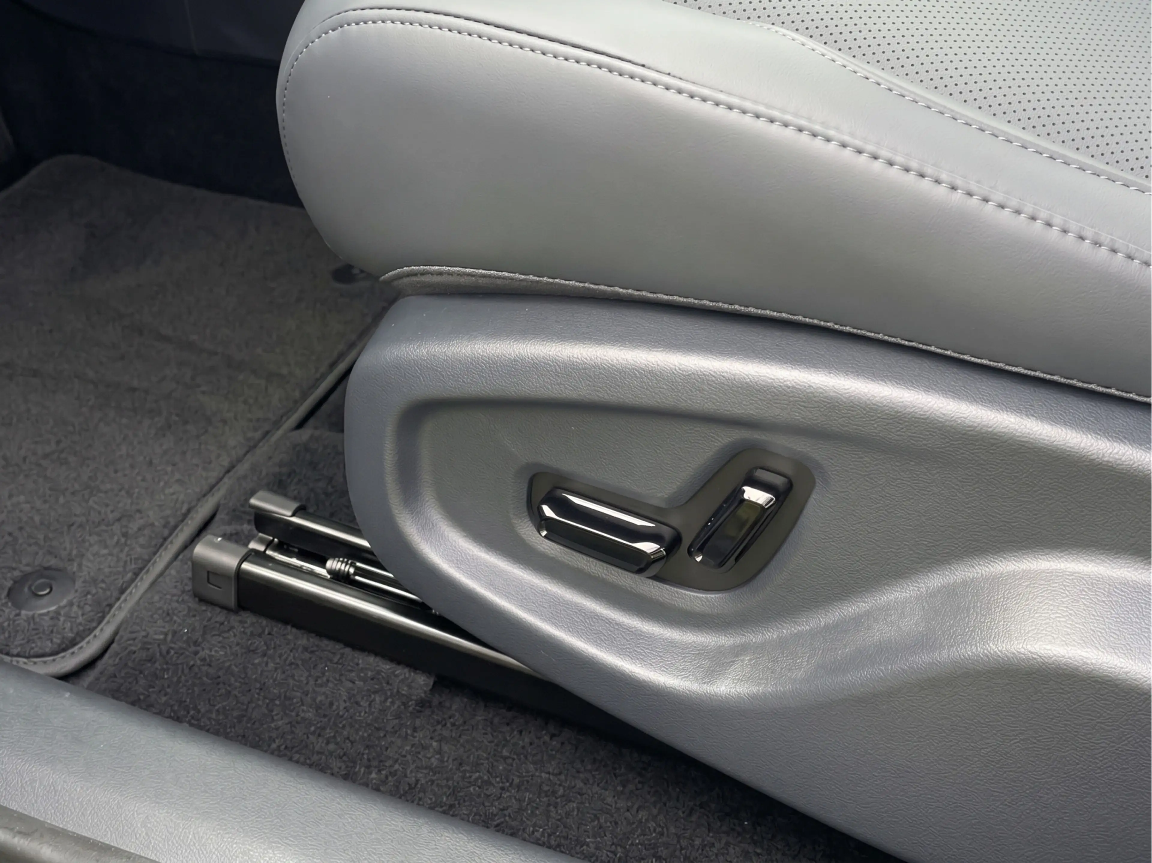 Geely Starray EM-i 1.5 Max+ — photo 5