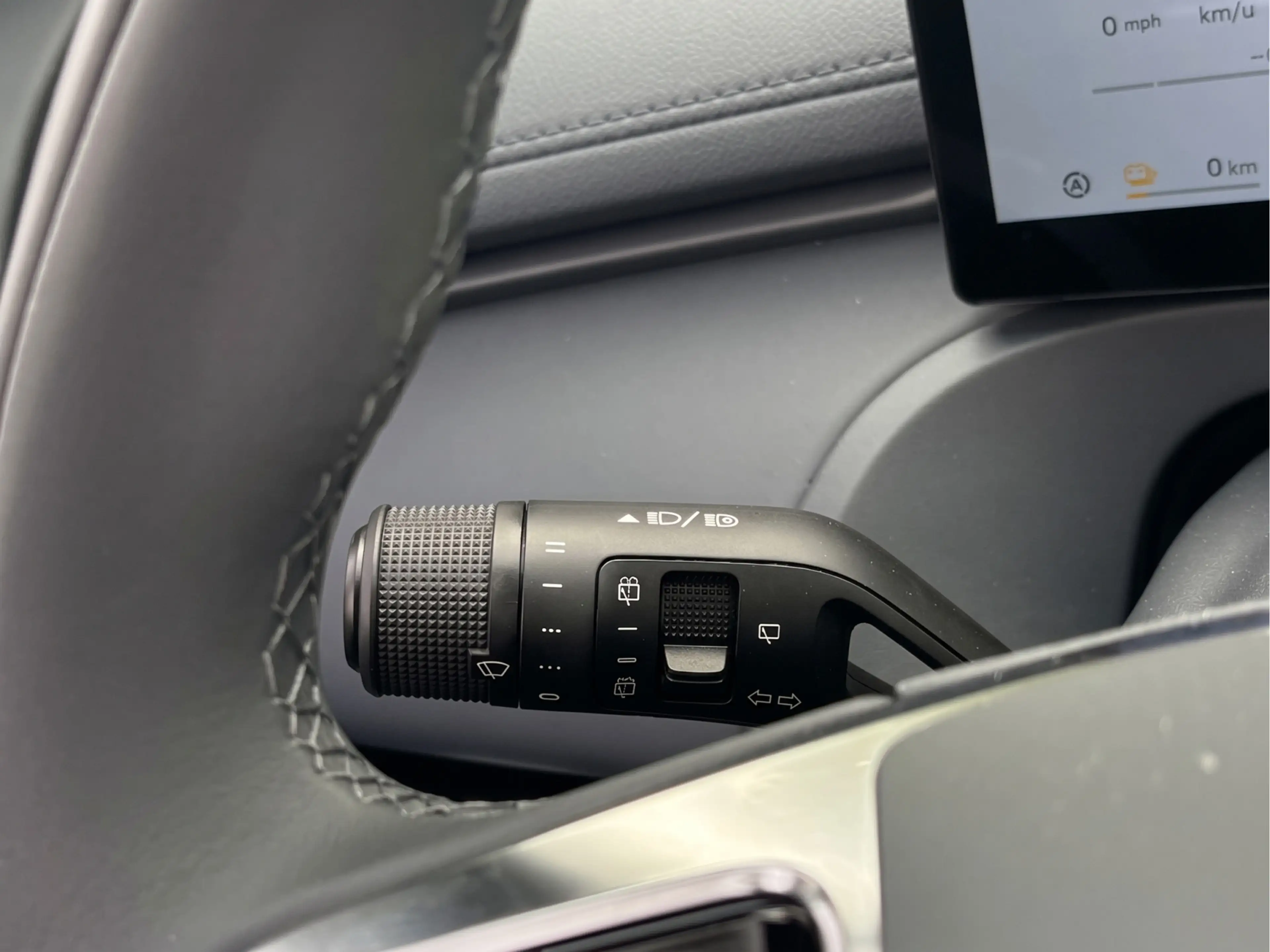 Geely Starray EM-i 1.5 Max+ — photo 17