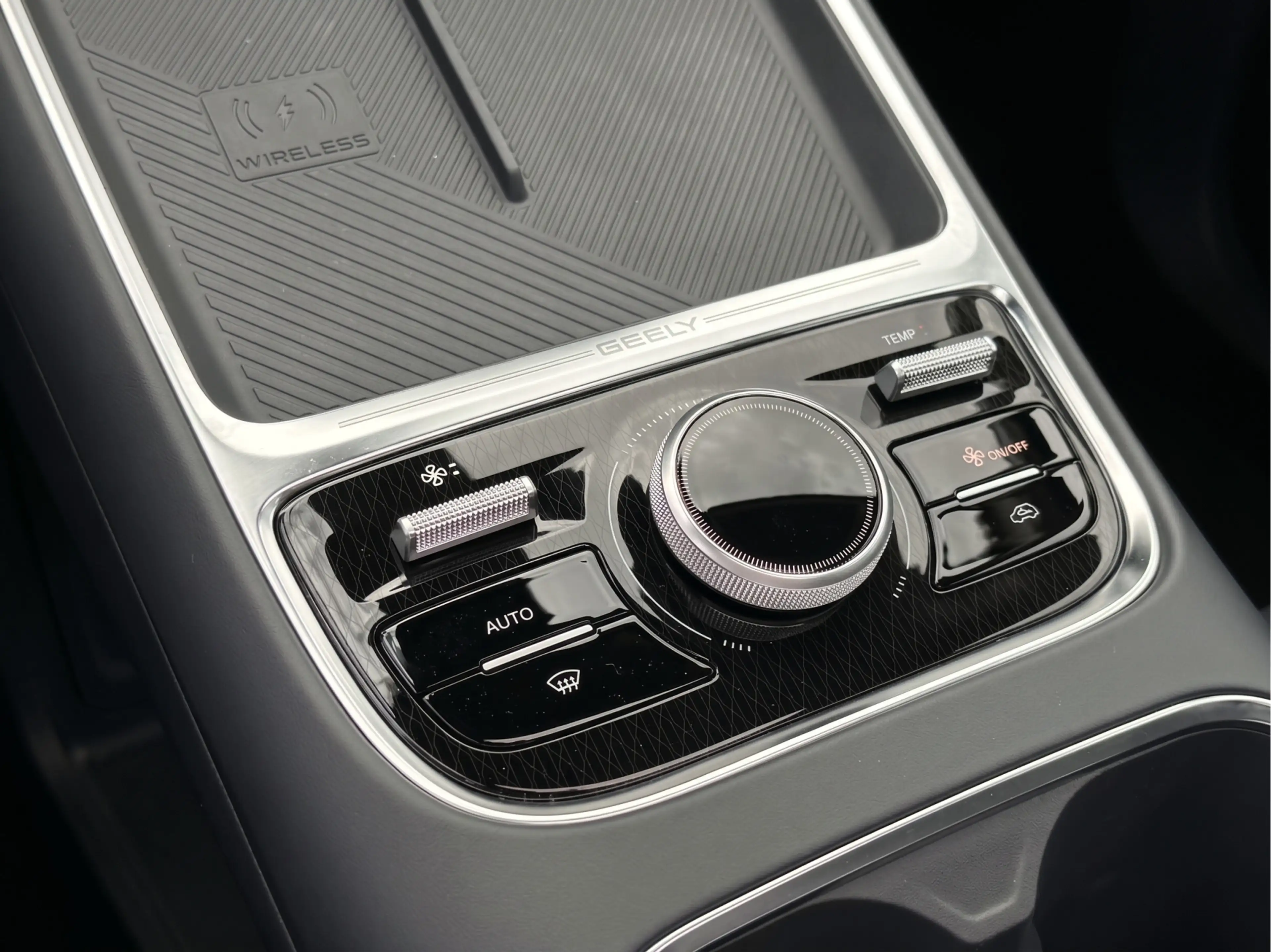Geely Starray EM-i 1.5 Max+ — photo 29