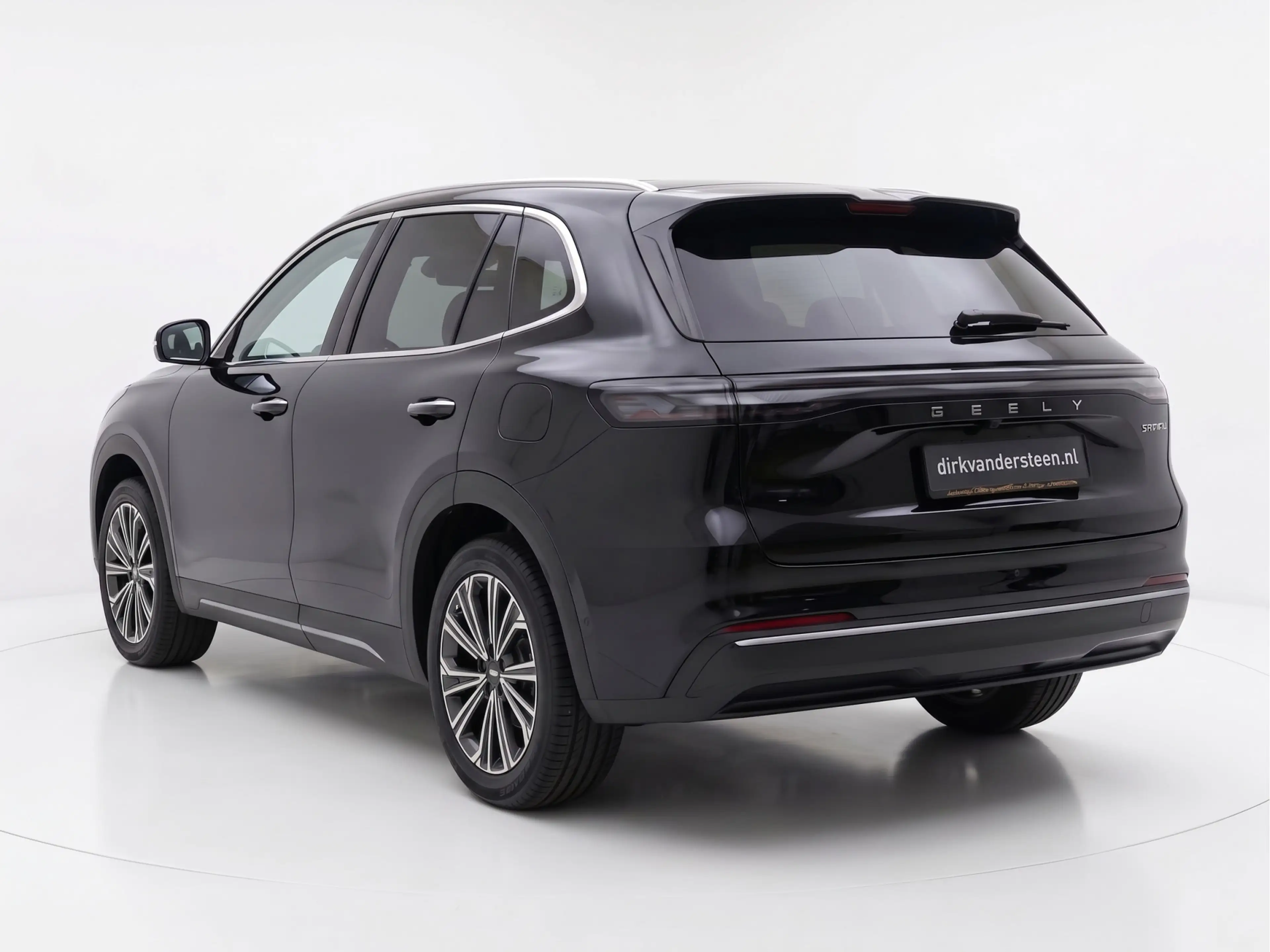 Geely Starray EM-i 1.5 Max+ — photo 9