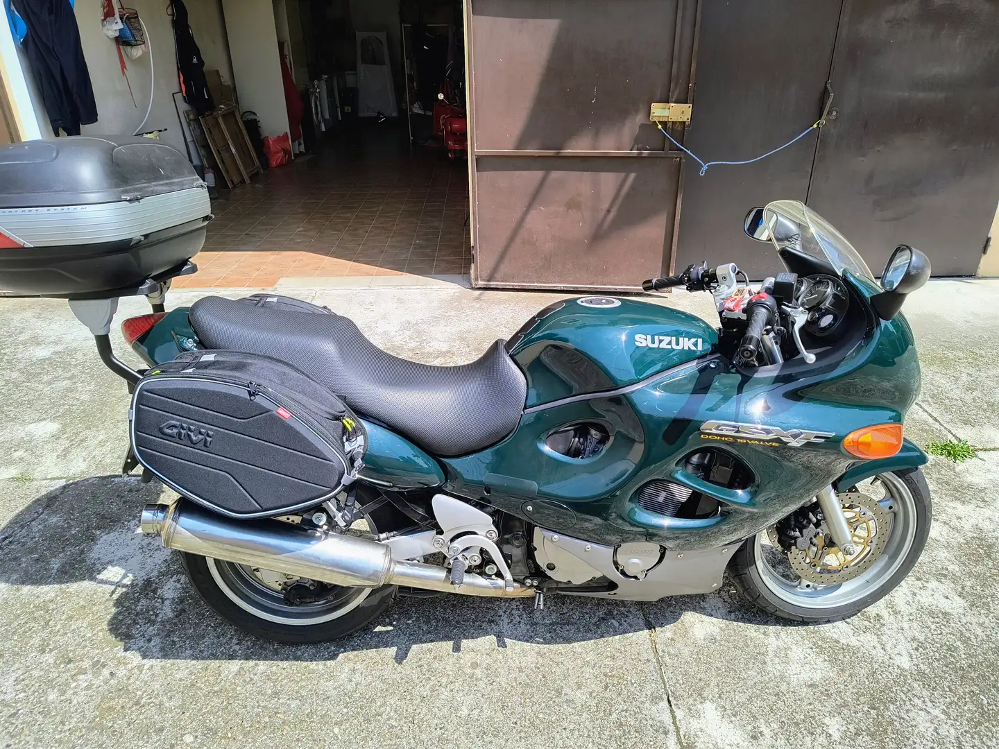 Suzuki GSX 750 Zelená - 1