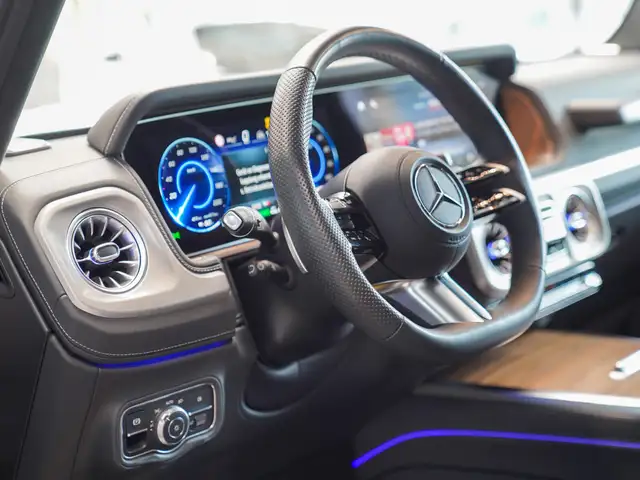 Mercedes-Benz G-Class view 18