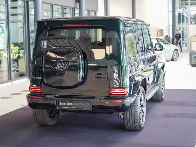Mercedes-Benz G-Class view 4