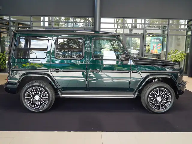 Mercedes-Benz G-Class view 3