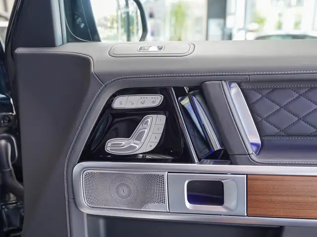 Mercedes-Benz G-Class view 13