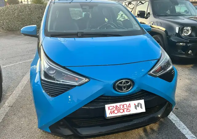 Toyota Aygo Aygo II 2018 5p 5p 1.0 x-cool m-mt 72cv FX162KE