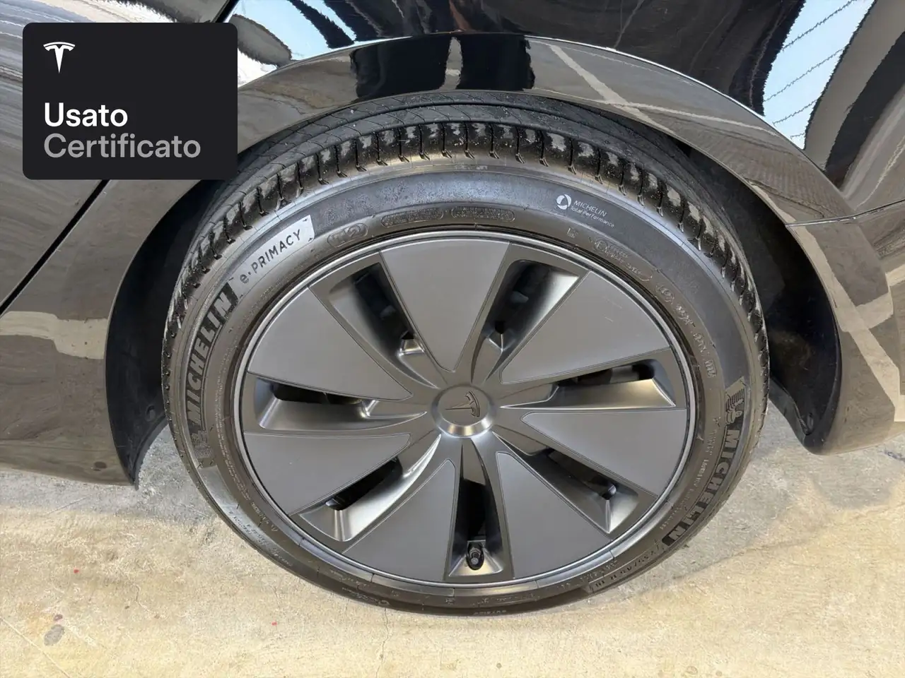 2025 Tesla Model 3 Long Range AWD, photograph 6