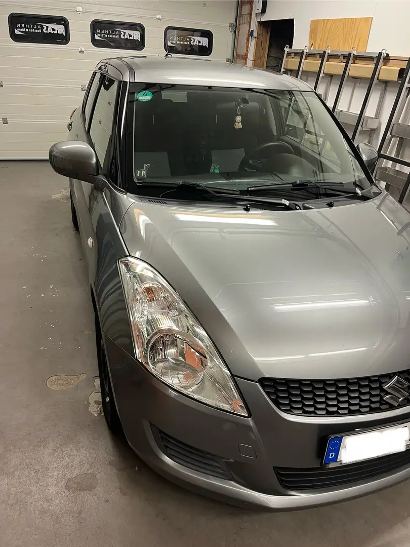 Suzuki Swift Swift 1.2 Club Срібний - 2