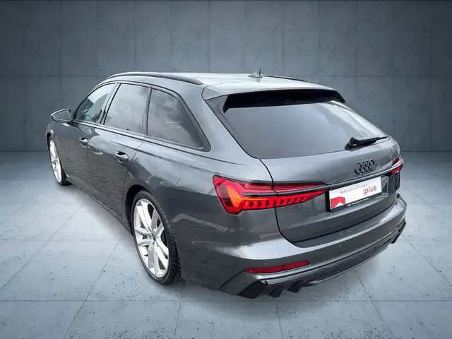Audi S6 view 3