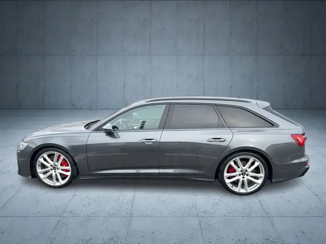 Audi S6 view 2