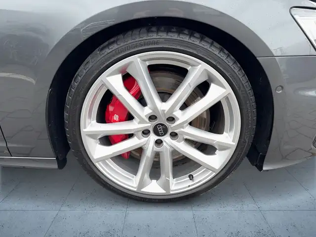 Audi S6 view 7
