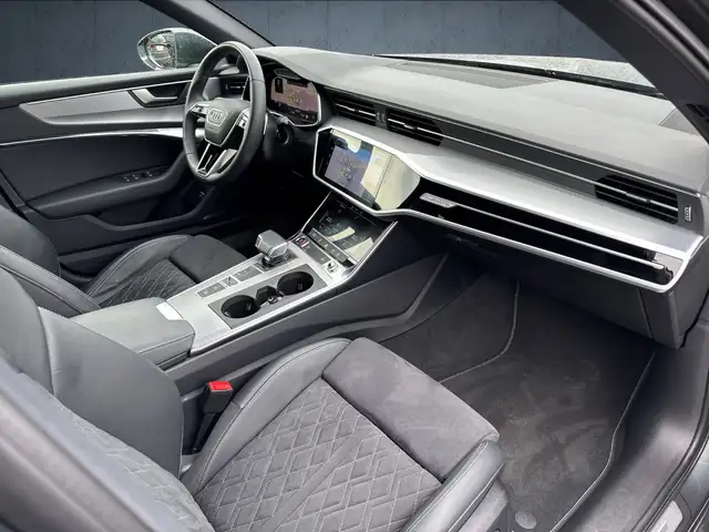 Audi S6 view 14