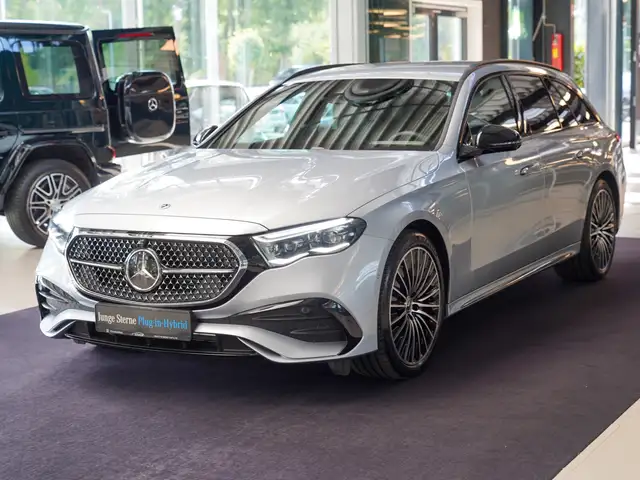Mercedes-Benz E-Class view 9