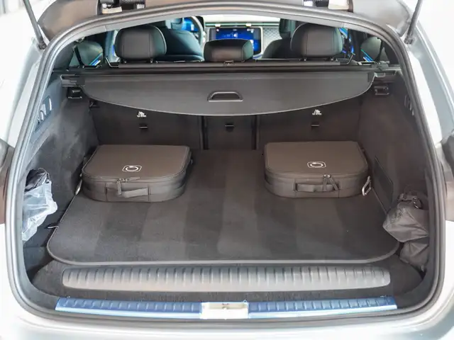 Mercedes-Benz E-Class view 6