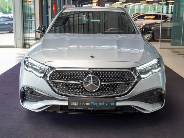 Mercedes-Benz E-Class view 10