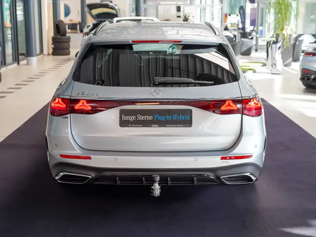 Mercedes-Benz E-Class view 5