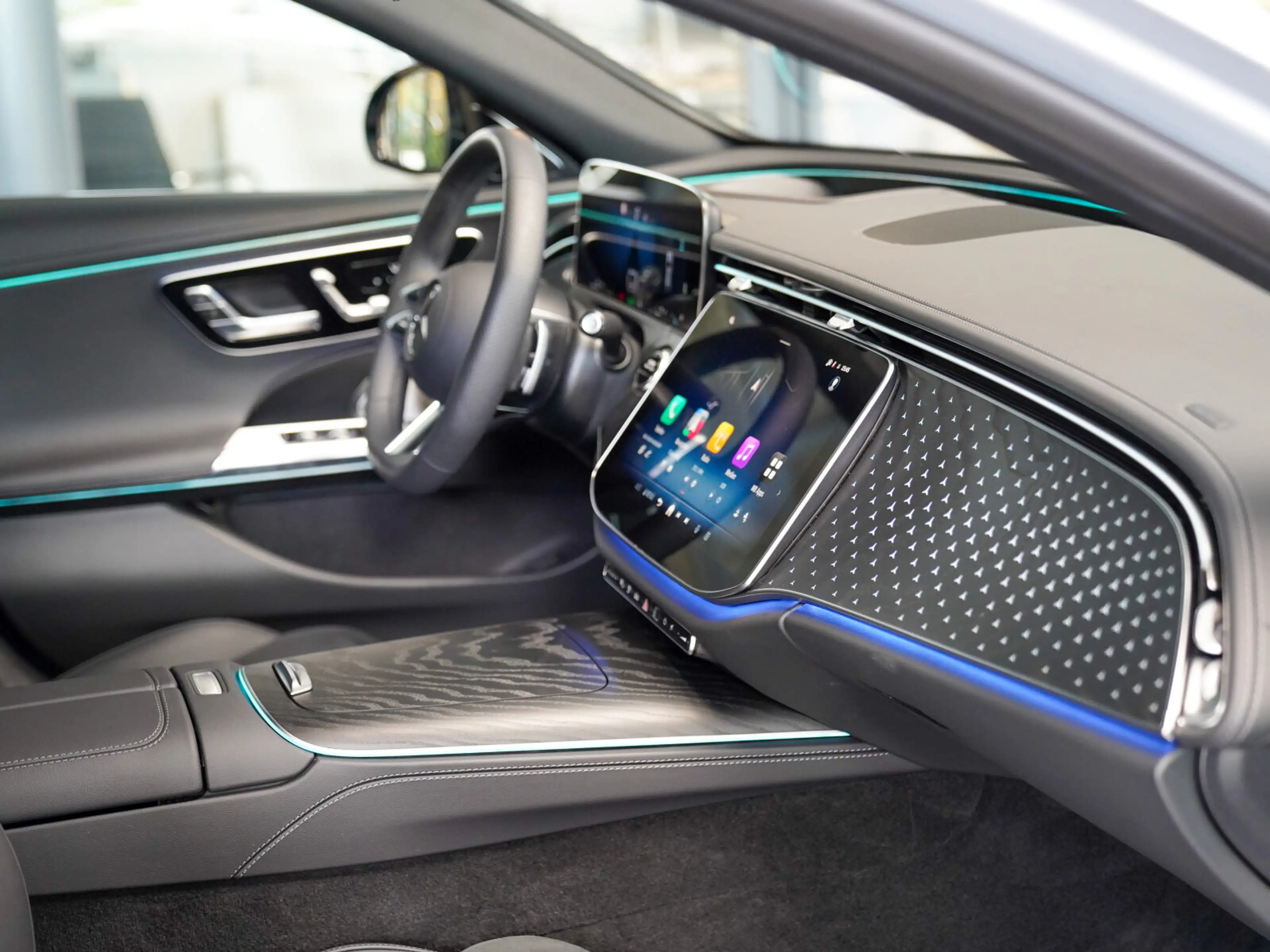 Mercedes-Benz E 300 E 300 e T AMG Line Night AIRMATIC HUD Burmester — photo 13