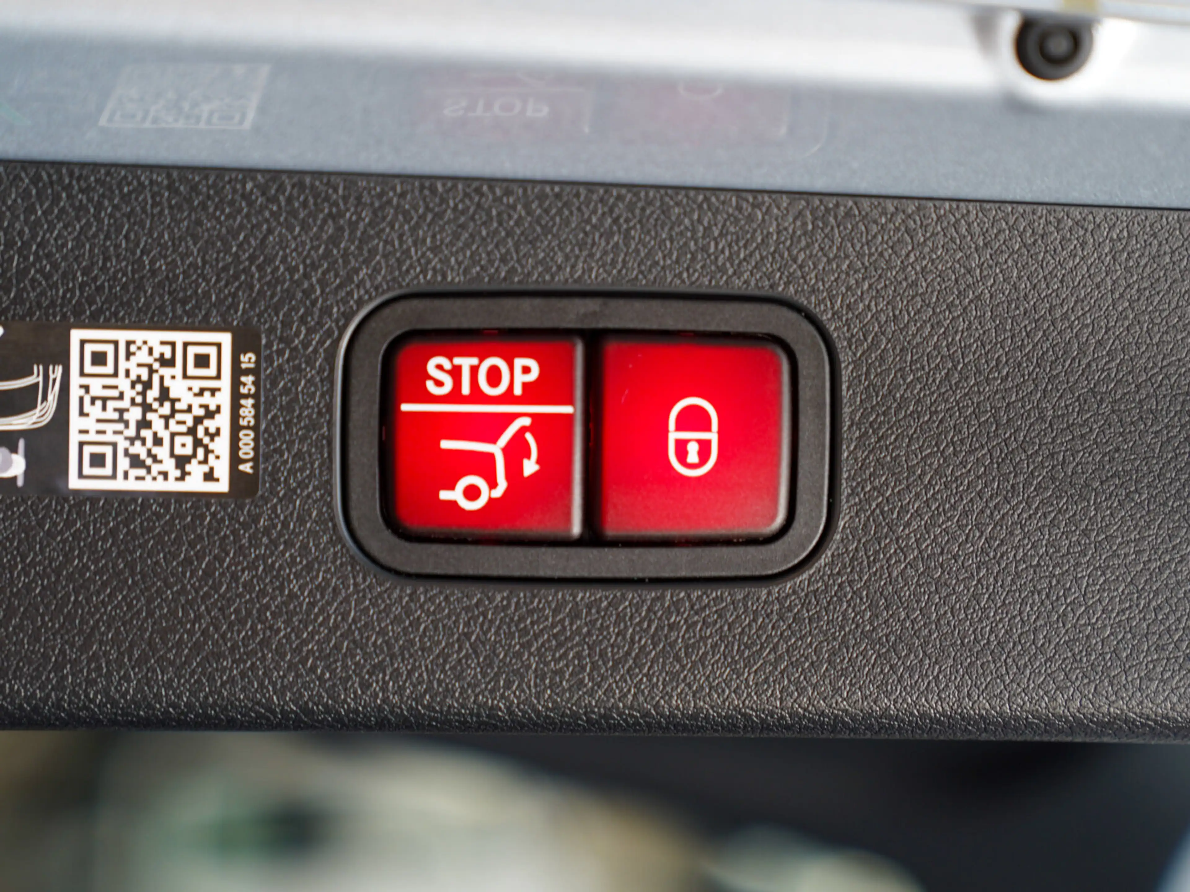 Mercedes-Benz E 300 E 300 e T AMG Line Night AIRMATIC HUD Burmester — photo 7