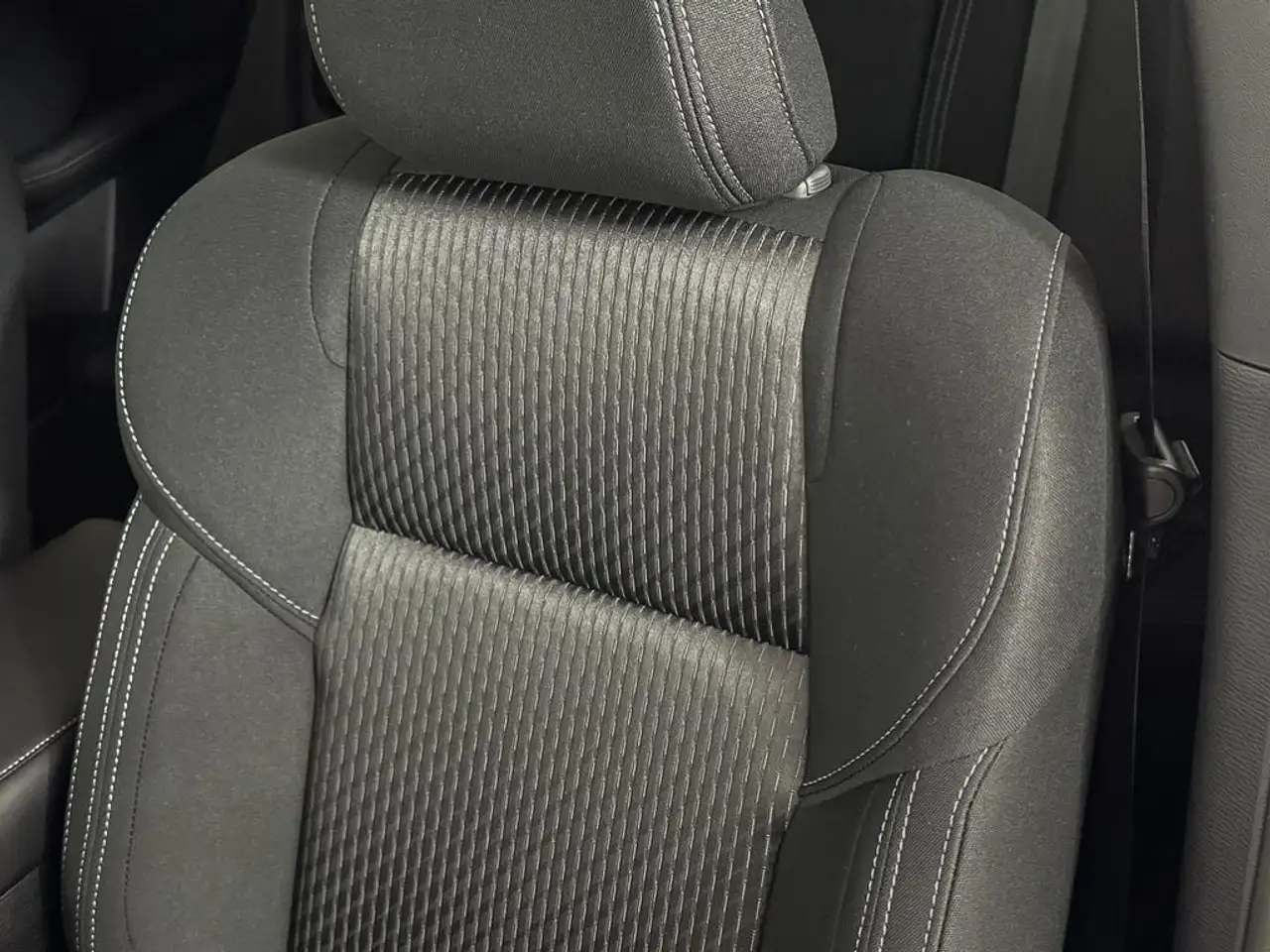 Mitsubishi Outlander снимка Mitsubishi Outlander