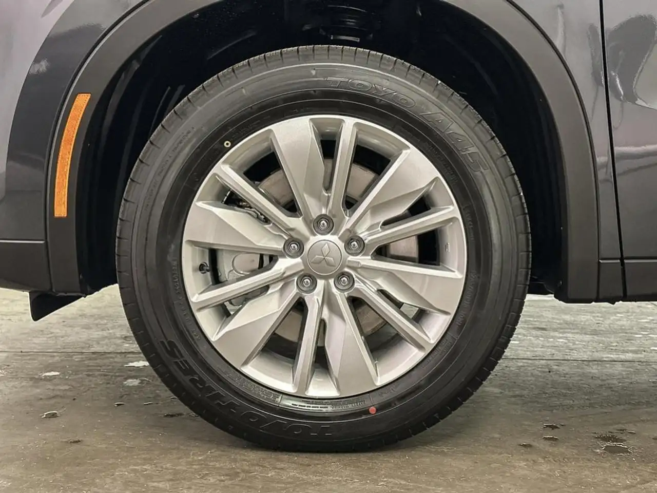 Mitsubishi Outlander снимка Mitsubishi Outlander