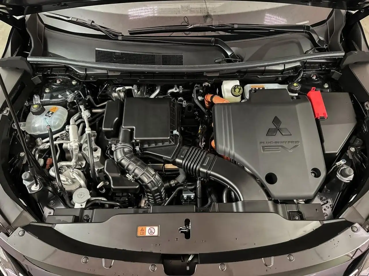 Mitsubishi Outlander снимка Mitsubishi Outlander