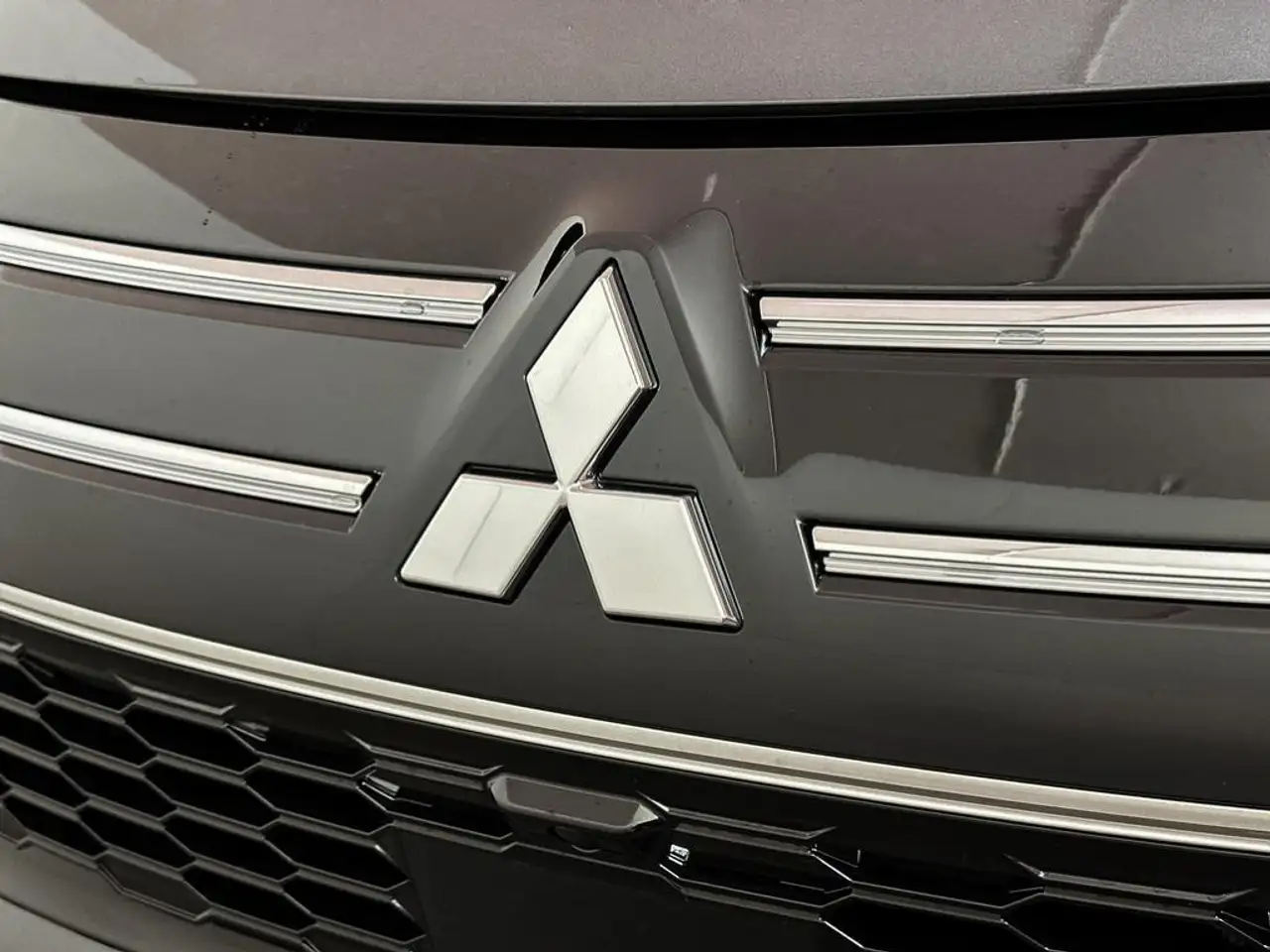 Mitsubishi Outlander снимка Mitsubishi Outlander