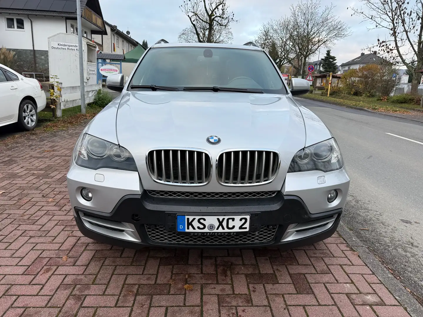 BMW X5 3.0d xDrive Top gepflegt Panoramadach Navi AHK Argent - 2