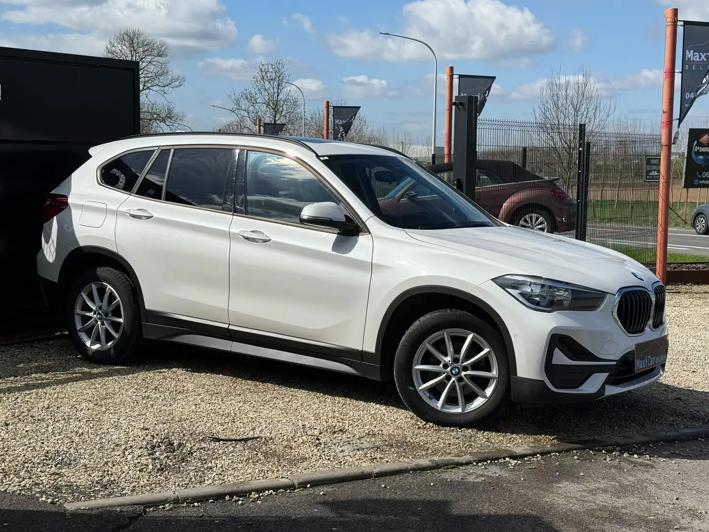 BMW X1 1.5iA sDrive18/Toit ouvrant pano./Cam. de recul Blanco - 2