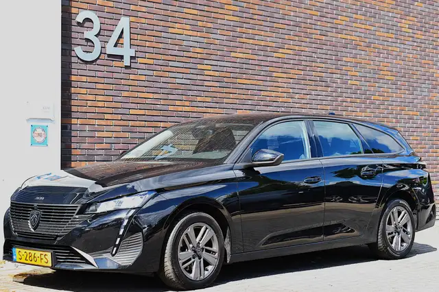 Peugeot 308 view 3