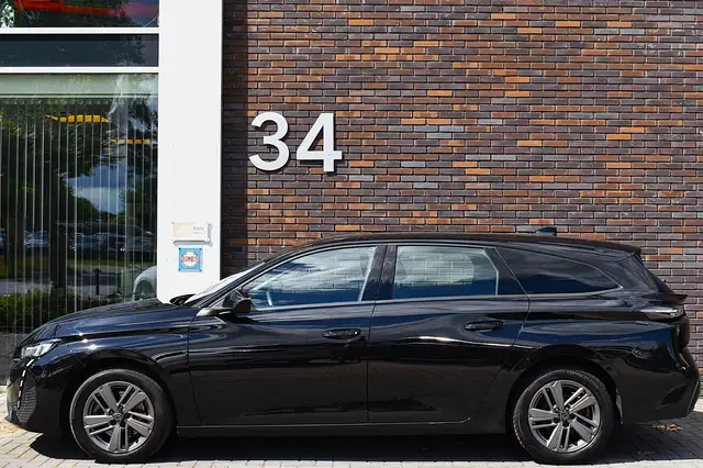 Peugeot 308 view 9