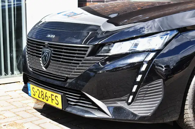 Peugeot 308 view 12