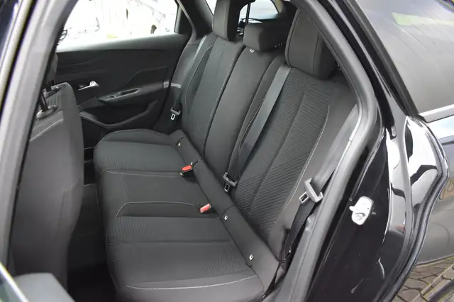 Peugeot 308 view 6