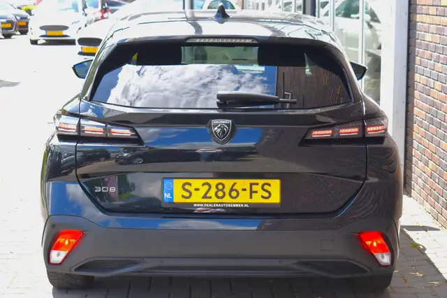 Peugeot 308 view 11