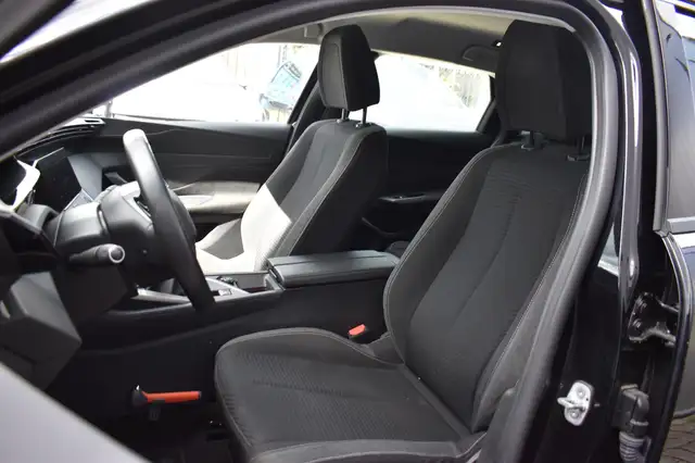 Peugeot 308 view 5