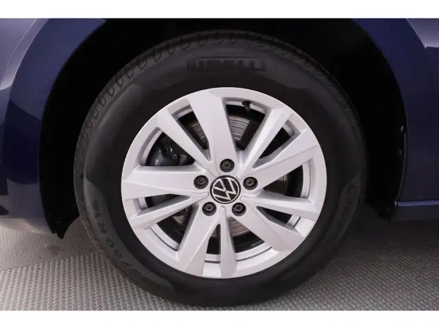 Volkswagen Touran view 16